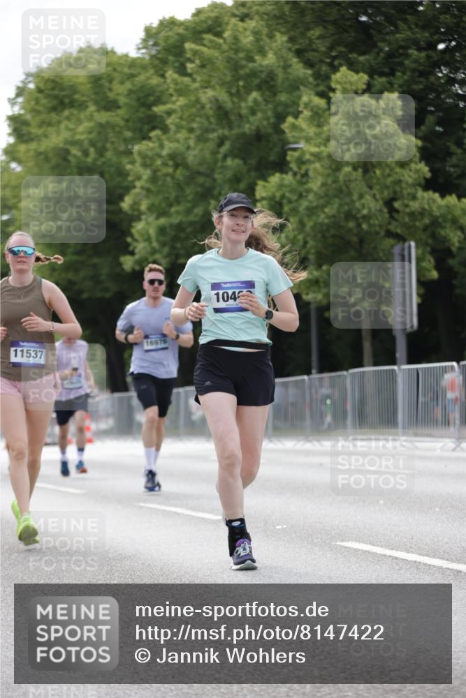 29.06.2025 - hella hamburg halbmarathon Jannik Wohlers http://msf.ph/oto/8147422 29.06.2025 10:11:34 Lombardsbrücke 5379, 9191, 10042, 10409, 11507, 11525, 11537, 11581, 11917, 12473, 13171, 13542, 13958, 14196, 14384, 15137, 16976, 17638, 17774, 18261, 18395, 18655 meine-sportfotos.de