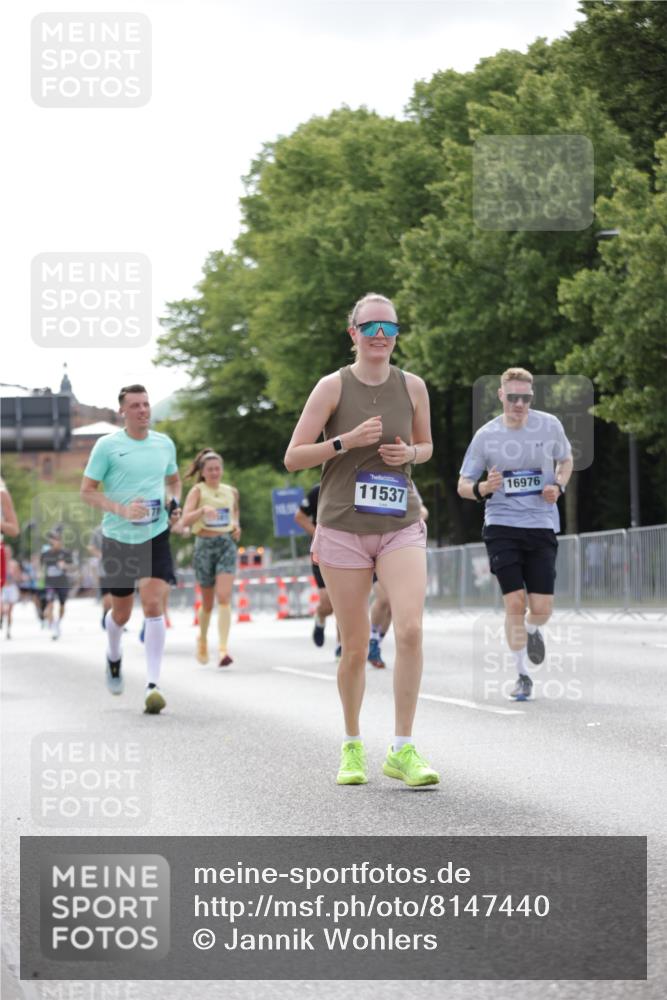 29.06.2025 - hella hamburg halbmarathon Jannik Wohlers http://msf.ph/oto/8147440 29.06.2025 10:11:35 Lombardsbrücke 1790, 5379, 9191, 10042, 10409, 11507, 11525, 11537, 11581, 11917, 12473, 13171, 13542, 13958, 14196, 14384, 15137, 16976, 17638, 17774, 18261, 18395, 18655 meine-sportfotos.de