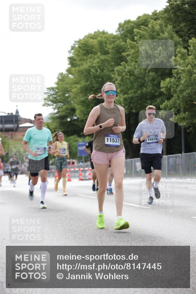 29.06.2025 - hella hamburg halbmarathon Jannik Wohlers http://msf.ph/oto/8147445 29.06.2025 10:11:35 Lombardsbrücke 1790, 5379, 9191, 10042, 10409, 11507, 11525, 11537, 11581, 11917, 12473, 13171, 13542, 13958, 14196, 14384, 15137, 16976, 17638, 17774, 18261, 18395, 18655 meine-sportfotos.de