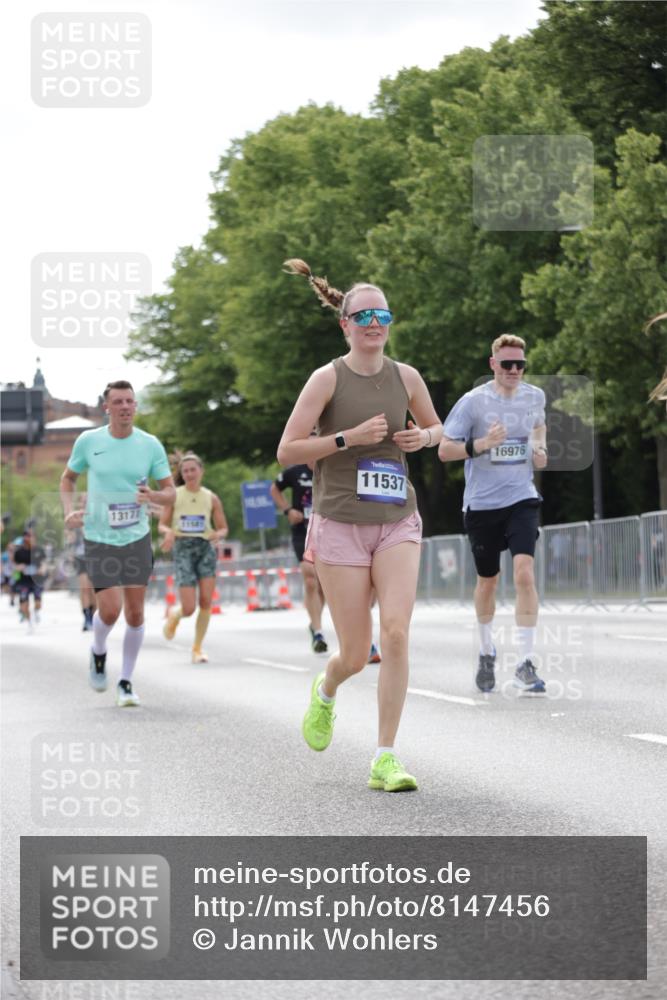 29.06.2025 - hella hamburg halbmarathon Jannik Wohlers http://msf.ph/oto/8147456 29.06.2025 10:11:35 Lombardsbrücke 1790, 5379, 9191, 10042, 10409, 11507, 11525, 11537, 11581, 11917, 12473, 13171, 13542, 13958, 14196, 14384, 15137, 16976, 17638, 17774, 18261, 18395, 18655 meine-sportfotos.de