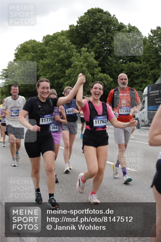 29.06.2025 - hella hamburg halbmarathon Jannik Wohlers http://msf.ph/oto/8147512 29.06.2025 10:48:25 Lombardsbrücke 1167, 1584, 2160, 2437, 2438, 2716, 2792, 3215, 5010, 5479, 5480, 6015, 6437, 6566, 7062, 7203, 7947, 7948, 8719, 9552, 10204, 10366, 10524, 10654, 10656, 11364, 11365, 11690, 11762, 11776, 11861, 13507, 13549, 13775, 13845, 14382, 15100, 15833, 16042, 16525, 16701, 16974, 17046, 18016, 18282, 18496, 19024, 19083, 19135 meine-sportfotos.de
