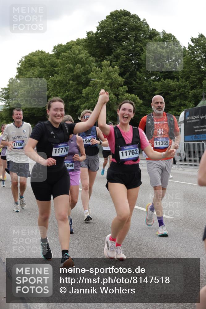 29.06.2025 - hella hamburg halbmarathon Jannik Wohlers http://msf.ph/oto/8147518 29.06.2025 10:48:25 Lombardsbrücke 1167, 1584, 2160, 2437, 2438, 2716, 2792, 3215, 5010, 5479, 5480, 6015, 6437, 6566, 7062, 7203, 7947, 7948, 8719, 9552, 10204, 10366, 10524, 10654, 10656, 11364, 11365, 11690, 11762, 11776, 11861, 13507, 13549, 13775, 13845, 14382, 15100, 15833, 16042, 16525, 16701, 16974, 17046, 18016, 18282, 18496, 19024, 19083, 19135 meine-sportfotos.de