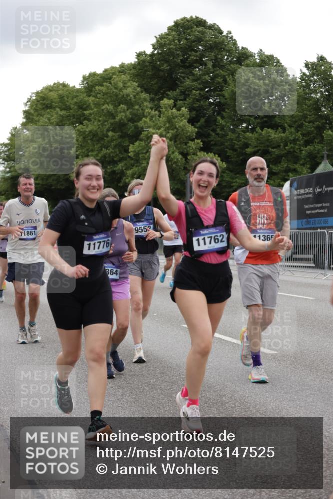 29.06.2025 - hella hamburg halbmarathon Jannik Wohlers http://msf.ph/oto/8147525 29.06.2025 10:48:25 Lombardsbrücke 1167, 1584, 2160, 2437, 2438, 2716, 2792, 3215, 5010, 5479, 5480, 6015, 6437, 6566, 7062, 7203, 7947, 7948, 8719, 9552, 10204, 10366, 10524, 10654, 10656, 11364, 11365, 11690, 11762, 11776, 11861, 13507, 13549, 13775, 13845, 14382, 15100, 15833, 16042, 16525, 16701, 16974, 17046, 18016, 18282, 18496, 19024, 19083, 19135 meine-sportfotos.de