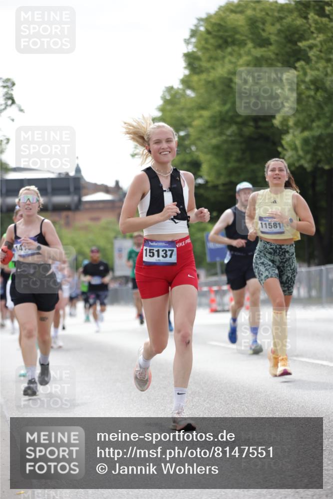 29.06.2025 - hella hamburg halbmarathon Jannik Wohlers http://msf.ph/oto/8147551 29.06.2025 10:11:38 Lombardsbrücke 1062, 1790, 5379, 9191, 9705, 10042, 10409, 11525, 11537, 11581, 11917, 13171, 13542, 13958, 14060, 14196, 15137, 16976, 17774, 18261, 18395, 18429, 18655 meine-sportfotos.de