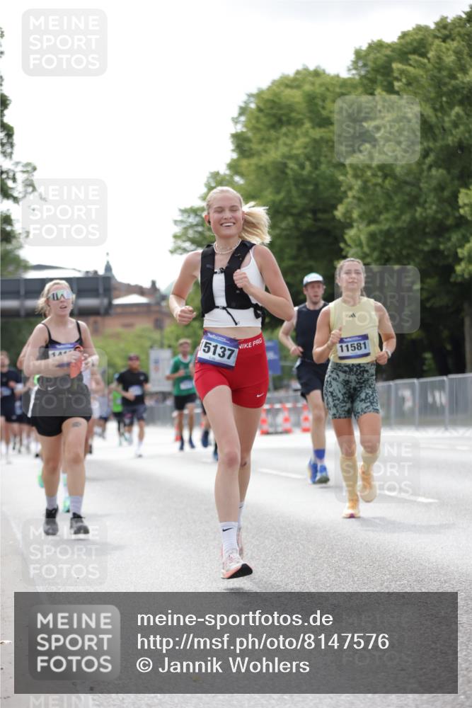 29.06.2025 - hella hamburg halbmarathon Jannik Wohlers http://msf.ph/oto/8147576 29.06.2025 10:11:38 Lombardsbrücke 1062, 1790, 5379, 9191, 9705, 10042, 10409, 11525, 11537, 11581, 11917, 13171, 13542, 13958, 14060, 14196, 15137, 16976, 17774, 18261, 18395, 18429, 18655 meine-sportfotos.de