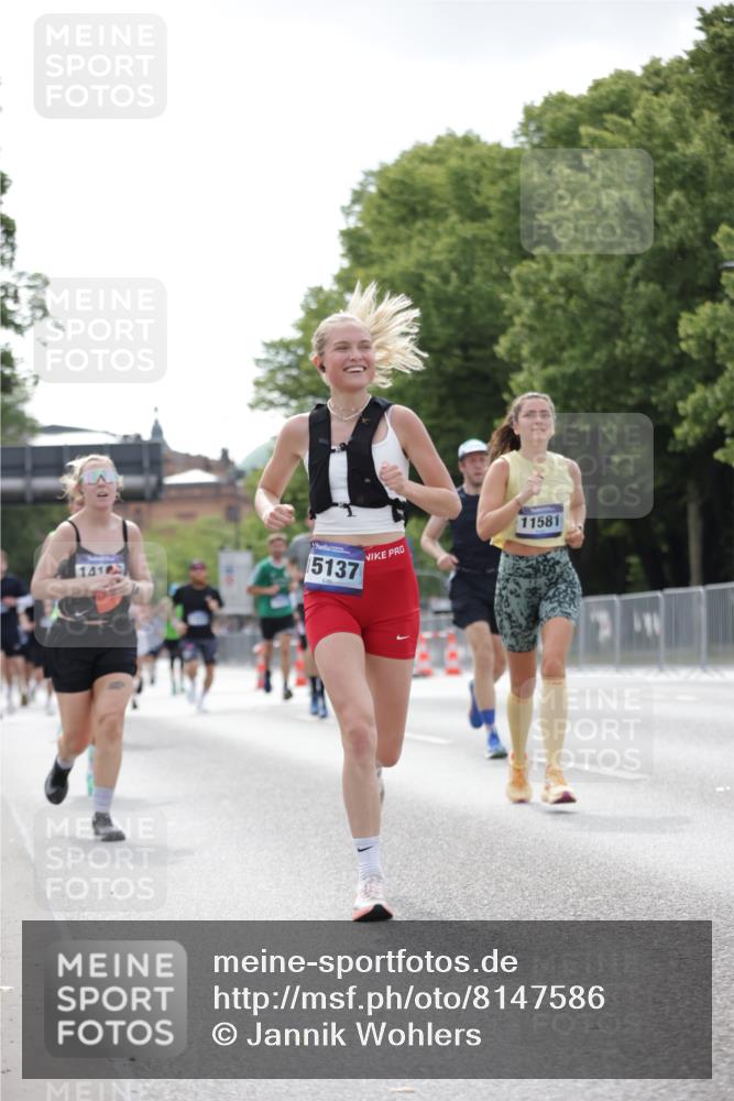 29.06.2025 - hella hamburg halbmarathon Jannik Wohlers http://msf.ph/oto/8147586 29.06.2025 10:11:39 Lombardsbrücke 1062, 1790, 9191, 9705, 10042, 10409, 11525, 11537, 11581, 11917, 13171, 13542, 13958, 14060, 14196, 15137, 16976, 18261, 18395, 18429, 18655 meine-sportfotos.de