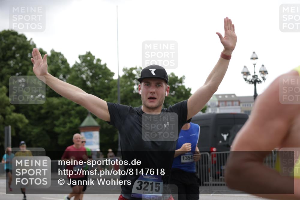 29.06.2025 - hella hamburg halbmarathon Jannik Wohlers http://msf.ph/oto/8147618 29.06.2025 10:48:31 Lombardsbrücke 2160, 2437, 2438, 2792, 3215, 3253, 5010, 5479, 5480, 5551, 6015, 6437, 6566, 7062, 7203, 9341, 9359, 9552, 10081, 10366, 10524, 10654, 10656, 11000, 11364, 11365, 11601, 11690, 11741, 11762, 11776, 11861, 11865, 12173, 12881, 12882, 13426, 13507, 13549, 13775, 14382, 14623, 15100, 15159, 15597, 15631, 15771, 15833, 16042, 16525, 16974, 17046, 17538, 17693, 18016 meine-sportfotos.de