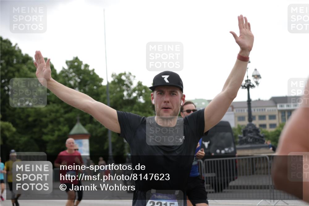 29.06.2025 - hella hamburg halbmarathon Jannik Wohlers http://msf.ph/oto/8147623 29.06.2025 10:48:31 Lombardsbrücke 2160, 2437, 2438, 2792, 3215, 3253, 5010, 5479, 5480, 5551, 6015, 6437, 6566, 7062, 7203, 9341, 9359, 9552, 10081, 10366, 10524, 10654, 10656, 11000, 11364, 11365, 11601, 11690, 11741, 11762, 11776, 11861, 11865, 12173, 12881, 12882, 13426, 13507, 13549, 13775, 14382, 14623, 15100, 15159, 15597, 15631, 15771, 15833, 16042, 16525, 16974, 17046, 17538, 17693, 18016 meine-sportfotos.de