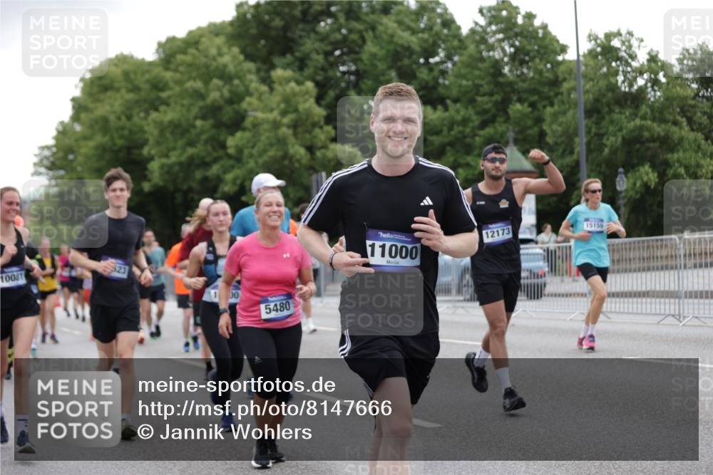 29.06.2025 - hella hamburg halbmarathon Jannik Wohlers http://msf.ph/oto/8147666 29.06.2025 10:48:35 Lombardsbrücke 2160, 2713, 2792, 3086, 3215, 3253, 5118, 5479, 5480, 5551, 6015, 6437, 6566, 6979, 7062, 9341, 9359, 9552, 10081, 10524, 11000, 11031, 11192, 11364, 11365, 11601, 11690, 11741, 11861, 11865, 12010, 12173, 12380, 12664, 12881, 12882, 13426, 13507, 13549, 13775, 14382, 14623, 15064, 15100, 15159, 15176, 15411, 15530, 15597, 15631, 15771, 16012, 16525, 17046, 17538, 17693, 18016 meine-sportfotos.de