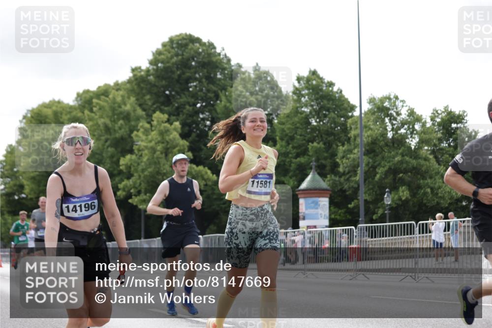 29.06.2025 - hella hamburg halbmarathon Jannik Wohlers http://msf.ph/oto/8147669 29.06.2025 10:11:41 Lombardsbrücke 1062, 1790, 7474, 9253, 9705, 10409, 11525, 11537, 11581, 11917, 13171, 13542, 13958, 14060, 14196, 14313, 15137, 16976, 18261, 18395, 18429, 18655 meine-sportfotos.de