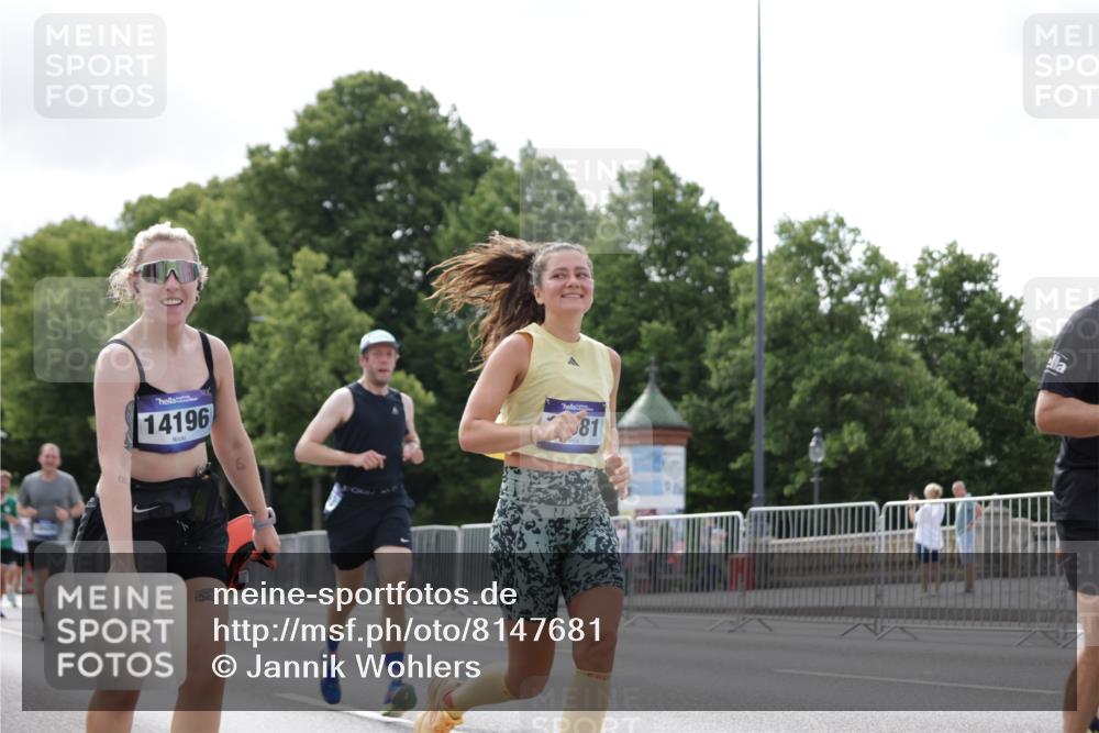 29.06.2025 - hella hamburg halbmarathon Jannik Wohlers http://msf.ph/oto/8147681 29.06.2025 10:11:41 Lombardsbrücke 1062, 1790, 7474, 9253, 9705, 10409, 11525, 11537, 11581, 11917, 13171, 13542, 13958, 14060, 14196, 14313, 15137, 16976, 18261, 18395, 18429, 18655 meine-sportfotos.de