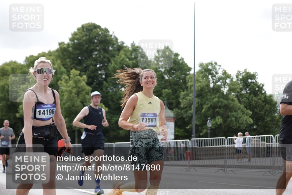 29.06.2025 - hella hamburg halbmarathon Jannik Wohlers http://msf.ph/oto/8147690 29.06.2025 10:11:41 Lombardsbrücke 1062, 1790, 7474, 9253, 9705, 10409, 11525, 11537, 11581, 11917, 13171, 13542, 13958, 14060, 14196, 14313, 15137, 16976, 18261, 18395, 18429, 18655 meine-sportfotos.de