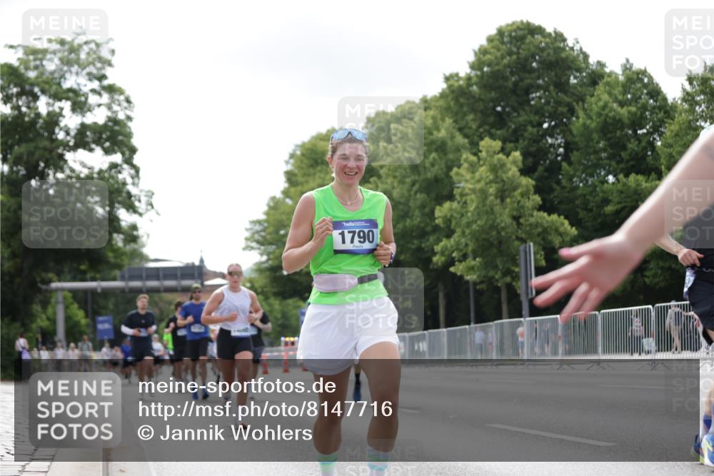 29.06.2025 - hella hamburg halbmarathon Jannik Wohlers http://msf.ph/oto/8147716 29.06.2025 10:11:42 Lombardsbrücke 1062, 1790, 2661, 7474, 9253, 9705, 10409, 11509, 11525, 11537, 11581, 11917, 13171, 13542, 14060, 14196, 14313, 15137, 16379, 16976, 18261, 18395, 18429, 18655 meine-sportfotos.de