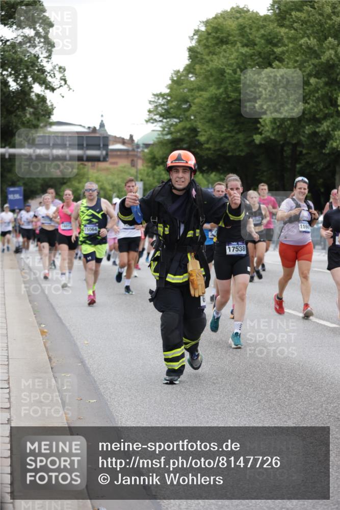 29.06.2025 - hella hamburg halbmarathon Jannik Wohlers http://msf.ph/oto/8147726 29.06.2025 10:48:38 Lombardsbrücke 2160, 2395, 2713, 2792, 3086, 3215, 3253, 4403, 5118, 5479, 5480, 5551, 6015, 6437, 6566, 6979, 7062, 9341, 9359, 10081, 11000, 11031, 11192, 11601, 11690, 11741, 11865, 12010, 12173, 12380, 12664, 12881, 12882, 13426, 13507, 13549, 13775, 14080, 14081, 14382, 14623, 15064, 15100, 15159, 15176, 15411, 15530, 15597, 15631, 15771, 16012, 16525, 17046, 17538, 17693, 18016 meine-sportfotos.de