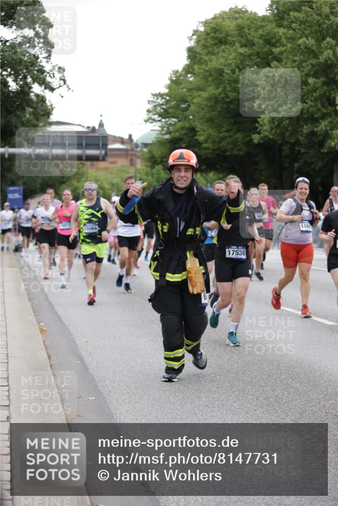 29.06.2025 - hella hamburg halbmarathon Jannik Wohlers http://msf.ph/oto/8147731 29.06.2025 10:48:38 Lombardsbrücke 2160, 2395, 2713, 2792, 3086, 3215, 3253, 4403, 5118, 5479, 5480, 5551, 6015, 6437, 6566, 6979, 7062, 9341, 9359, 10081, 11000, 11031, 11192, 11601, 11690, 11741, 11865, 12010, 12173, 12380, 12664, 12881, 12882, 13426, 13507, 13549, 13775, 14080, 14081, 14382, 14623, 15064, 15100, 15159, 15176, 15411, 15530, 15597, 15631, 15771, 16012, 16525, 17046, 17538, 17693, 18016 meine-sportfotos.de