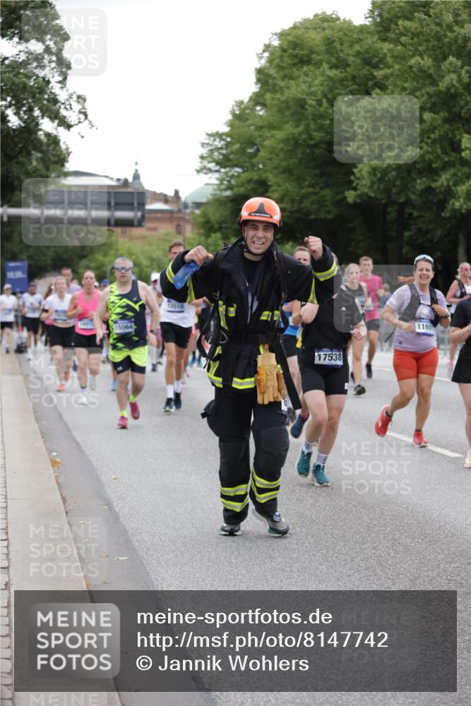 29.06.2025 - hella hamburg halbmarathon Jannik Wohlers http://msf.ph/oto/8147742 29.06.2025 10:48:38 Lombardsbrücke 2160, 2395, 2713, 2792, 3086, 3215, 3253, 4403, 5118, 5479, 5480, 5551, 6015, 6437, 6566, 6979, 7062, 9341, 9359, 10081, 11000, 11031, 11192, 11601, 11690, 11741, 11865, 12010, 12173, 12380, 12664, 12881, 12882, 13426, 13507, 13549, 13775, 14080, 14081, 14382, 14623, 15064, 15100, 15159, 15176, 15411, 15530, 15597, 15631, 15771, 16012, 16525, 17046, 17538, 17693, 18016 meine-sportfotos.de