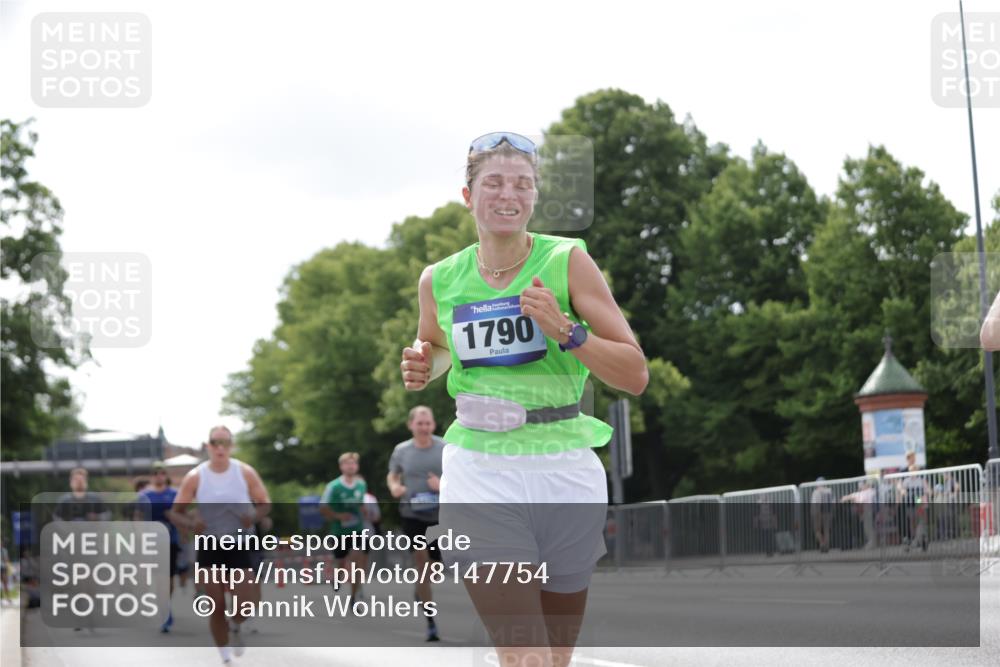 29.06.2025 - hella hamburg halbmarathon Jannik Wohlers http://msf.ph/oto/8147754 29.06.2025 10:11:42 Lombardsbrücke 1062, 1790, 2661, 7474, 9253, 9705, 10409, 11509, 11525, 11537, 11581, 11917, 13171, 13542, 14060, 14196, 14313, 15137, 16379, 16976, 18261, 18395, 18429, 18655 meine-sportfotos.de