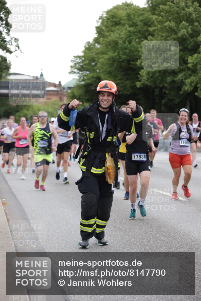 29.06.2025 - hella hamburg halbmarathon Jannik Wohlers http://msf.ph/oto/8147790 29.06.2025 10:48:38 Lombardsbrücke 2160, 2395, 2713, 2792, 3086, 3215, 3253, 4403, 5118, 5479, 5480, 5551, 6015, 6437, 6566, 6979, 7062, 9341, 9359, 10081, 11000, 11031, 11192, 11601, 11690, 11741, 11865, 12010, 12173, 12380, 12664, 12881, 12882, 13426, 13507, 13549, 13775, 14080, 14081, 14382, 14623, 15064, 15100, 15159, 15176, 15411, 15530, 15597, 15631, 15771, 16012, 16525, 17046, 17538, 17693, 18016 meine-sportfotos.de