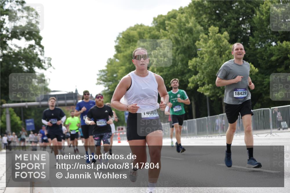 29.06.2025 - hella hamburg halbmarathon Jannik Wohlers http://msf.ph/oto/8147804 29.06.2025 10:11:44 Lombardsbrücke 1062, 1790, 2661, 3746, 7474, 9253, 9705, 10409, 11509, 11525, 11537, 11581, 13171, 13542, 14060, 14196, 14313, 15137, 16379, 16976, 18261, 18395, 18429, 18655 meine-sportfotos.de