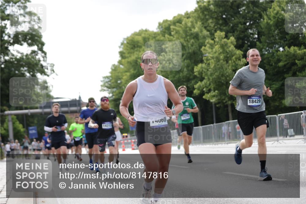 29.06.2025 - hella hamburg halbmarathon Jannik Wohlers http://msf.ph/oto/8147816 29.06.2025 10:11:44 Lombardsbrücke 1062, 1790, 2661, 3746, 7474, 9253, 9705, 10409, 11509, 11525, 11537, 11581, 13171, 13542, 14060, 14196, 14313, 15137, 16379, 16976, 18261, 18395, 18429, 18655 meine-sportfotos.de
