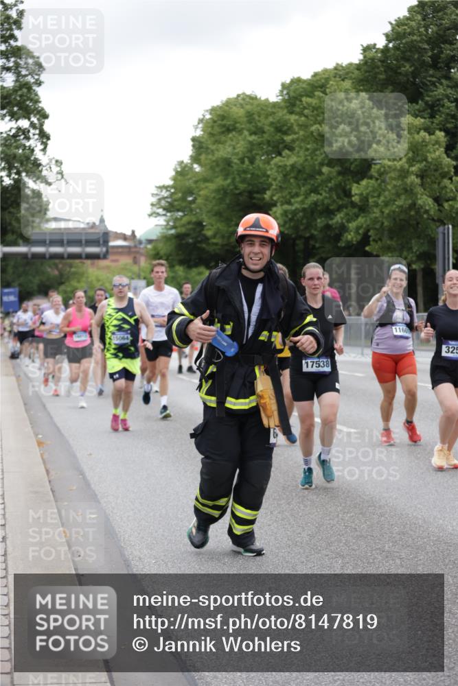 29.06.2025 - hella hamburg halbmarathon Jannik Wohlers http://msf.ph/oto/8147819 29.06.2025 10:48:39 Lombardsbrücke 2160, 2395, 2713, 2792, 3086, 3215, 3253, 4403, 5118, 5479, 5480, 5551, 6015, 6437, 6566, 6979, 7062, 9341, 9359, 10081, 10782, 10785, 11000, 11031, 11192, 11601, 11690, 11741, 11865, 12010, 12173, 12380, 12664, 12881, 12882, 13426, 13507, 13549, 14080, 14081, 14382, 14623, 15064, 15100, 15159, 15176, 15411, 15530, 15597, 15631, 15771, 16012, 16525, 16759, 17046, 17287, 17538, 17693, 18016, 18453 meine-sportfotos.de