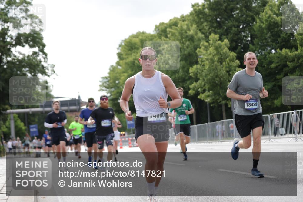 29.06.2025 - hella hamburg halbmarathon Jannik Wohlers http://msf.ph/oto/8147821 29.06.2025 10:11:44 Lombardsbrücke 1062, 1790, 2661, 3746, 7474, 9253, 9705, 10409, 11509, 11525, 11537, 11581, 13171, 13542, 14060, 14196, 14313, 15137, 16379, 16976, 18261, 18395, 18429, 18655 meine-sportfotos.de