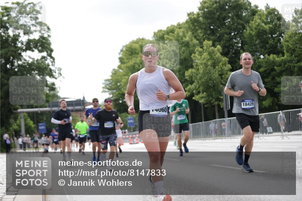 29.06.2025 - hella hamburg halbmarathon Jannik Wohlers http://msf.ph/oto/8147833 29.06.2025 10:11:45 Lombardsbrücke 1062, 1790, 2661, 3746, 7474, 9253, 9705, 10409, 11509, 11525, 11537, 11581, 13171, 13542, 14060, 14196, 14313, 14863, 15137, 16379, 16976, 18395, 18429, 18655 meine-sportfotos.de