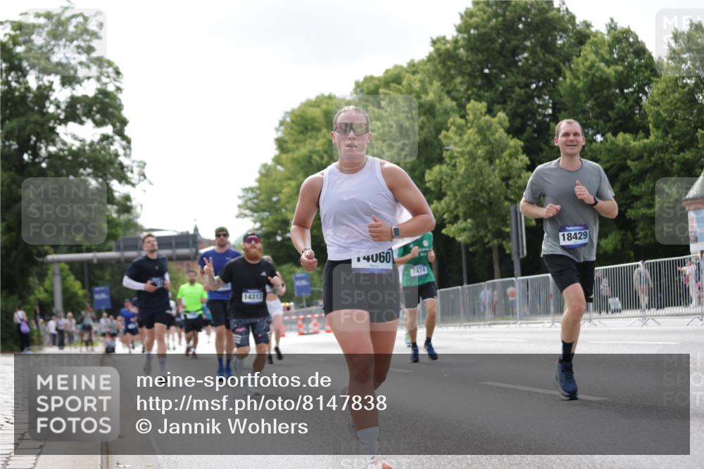 29.06.2025 - hella hamburg halbmarathon Jannik Wohlers http://msf.ph/oto/8147838 29.06.2025 10:11:45 Lombardsbrücke 1062, 1790, 2661, 3746, 7474, 9253, 9705, 10409, 11509, 11525, 11537, 11581, 13171, 13542, 14060, 14196, 14313, 14863, 15137, 16379, 16976, 18395, 18429, 18655 meine-sportfotos.de