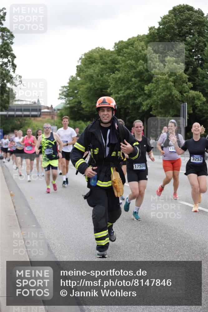 29.06.2025 - hella hamburg halbmarathon Jannik Wohlers http://msf.ph/oto/8147846 29.06.2025 10:48:39 Lombardsbrücke 2160, 2395, 2713, 2792, 3086, 3215, 3253, 4403, 5118, 5479, 5480, 5551, 6015, 6437, 6566, 6979, 7062, 9341, 9359, 10081, 10782, 10785, 11000, 11031, 11192, 11601, 11690, 11741, 11865, 12010, 12173, 12380, 12664, 12881, 12882, 13426, 13507, 13549, 14080, 14081, 14382, 14623, 15064, 15100, 15159, 15176, 15411, 15530, 15597, 15631, 15771, 16012, 16525, 16759, 17046, 17287, 17538, 17693, 18016, 18453 meine-sportfotos.de