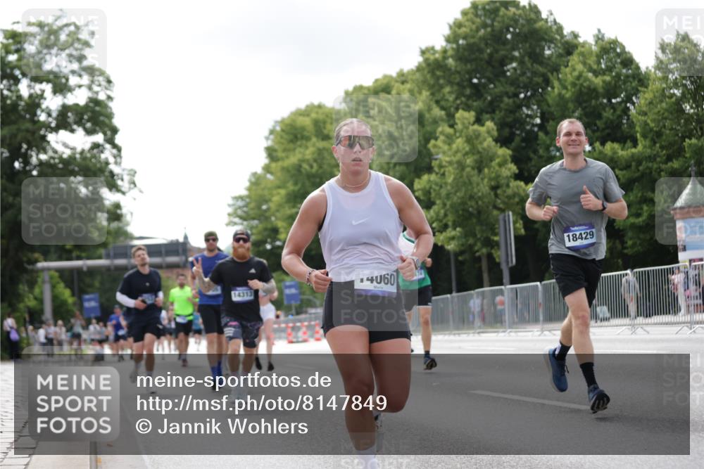 29.06.2025 - hella hamburg halbmarathon Jannik Wohlers http://msf.ph/oto/8147849 29.06.2025 10:11:45 Lombardsbrücke 1062, 1790, 2661, 3746, 7474, 9253, 9705, 10409, 11509, 11525, 11537, 11581, 13171, 13542, 14060, 14196, 14313, 14863, 15137, 16379, 16976, 18395, 18429, 18655 meine-sportfotos.de
