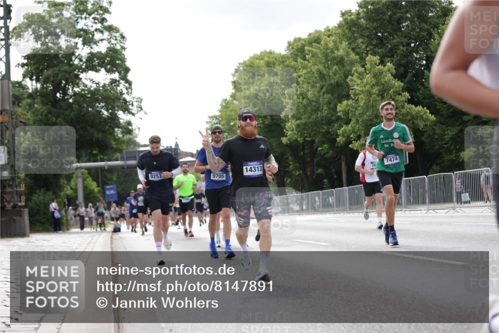 29.06.2025 - hella hamburg halbmarathon Jannik Wohlers http://msf.ph/oto/8147891 29.06.2025 10:11:46 Lombardsbrücke 1062, 1790, 2661, 3746, 5176, 6871, 7474, 9253, 9705, 11509, 11525, 11537, 11581, 13171, 14060, 14196, 14313, 14863, 15137, 16379, 16976, 18429, 18655 meine-sportfotos.de
