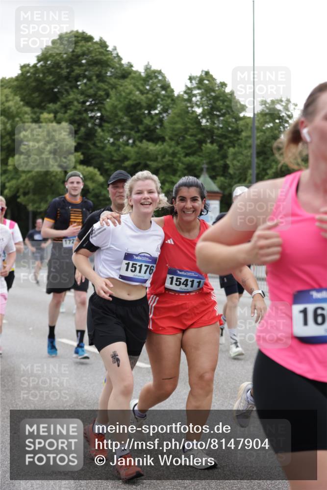 29.06.2025 - hella hamburg halbmarathon Jannik Wohlers http://msf.ph/oto/8147904 29.06.2025 10:48:47 Lombardsbrücke 1525, 2067, 2395, 2541, 2713, 2927, 3070, 3086, 3232, 3253, 4403, 4525, 4527, 4809, 5118, 5463, 5551, 6979, 6989, 7931, 7936, 8549, 9245, 9341, 9359, 10033, 10038, 10081, 10130, 10479, 10782, 10785, 11000, 11031, 11192, 11601, 11681, 11741, 11865, 12010, 12173, 12380, 12664, 12669, 12881, 12882, 13426, 13564, 13565, 14080, 14081, 14623, 15064, 15159, 15176, 15411, 15530, 15597, 15631, 15771, 16012, 16759, 17287, 17315, 17538, 17647, 17693, 18453 meine-sportfotos.de