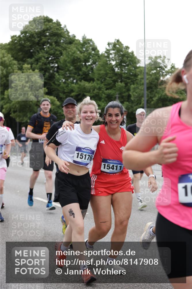 29.06.2025 - hella hamburg halbmarathon Jannik Wohlers http://msf.ph/oto/8147908 29.06.2025 10:48:47 Lombardsbrücke 1525, 2067, 2395, 2541, 2713, 2927, 3070, 3086, 3232, 3253, 4403, 4525, 4527, 4809, 5118, 5463, 5551, 6979, 6989, 7931, 7936, 8549, 9245, 9341, 9359, 10033, 10038, 10081, 10130, 10479, 10782, 10785, 11000, 11031, 11192, 11601, 11681, 11741, 11865, 12010, 12173, 12380, 12664, 12669, 12881, 12882, 13426, 13564, 13565, 14080, 14081, 14623, 15064, 15159, 15176, 15411, 15530, 15597, 15631, 15771, 16012, 16759, 17287, 17315, 17538, 17647, 17693, 18453 meine-sportfotos.de