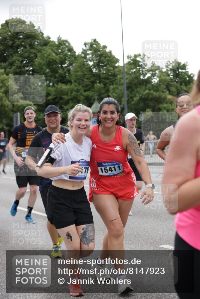 29.06.2025 - hella hamburg halbmarathon Jannik Wohlers http://msf.ph/oto/8147923 29.06.2025 10:48:47 Lombardsbrücke 1525, 2067, 2395, 2541, 2713, 2927, 3070, 3086, 3232, 3253, 4403, 4525, 4527, 4809, 5118, 5463, 5551, 6979, 6989, 7931, 7936, 8549, 9245, 9341, 9359, 10033, 10038, 10081, 10130, 10479, 10782, 10785, 11000, 11031, 11192, 11601, 11681, 11741, 11865, 12010, 12173, 12380, 12664, 12669, 12881, 12882, 13426, 13564, 13565, 14080, 14081, 14623, 15064, 15159, 15176, 15411, 15530, 15597, 15631, 15771, 16012, 16759, 17287, 17315, 17538, 17647, 17693, 18453 meine-sportfotos.de