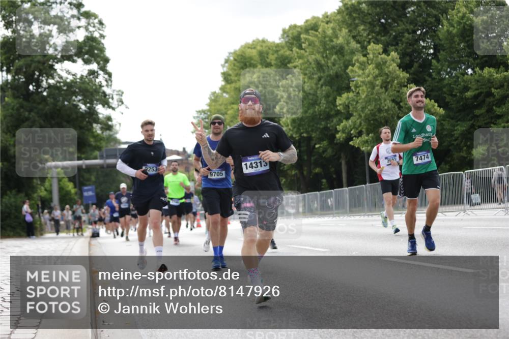 29.06.2025 - hella hamburg halbmarathon Jannik Wohlers http://msf.ph/oto/8147926 29.06.2025 10:11:46 Lombardsbrücke 1062, 1790, 2661, 3746, 5176, 6871, 7474, 9253, 9705, 11509, 11525, 11537, 11581, 13171, 14060, 14196, 14313, 14863, 15137, 16379, 16976, 18429, 18655 meine-sportfotos.de
