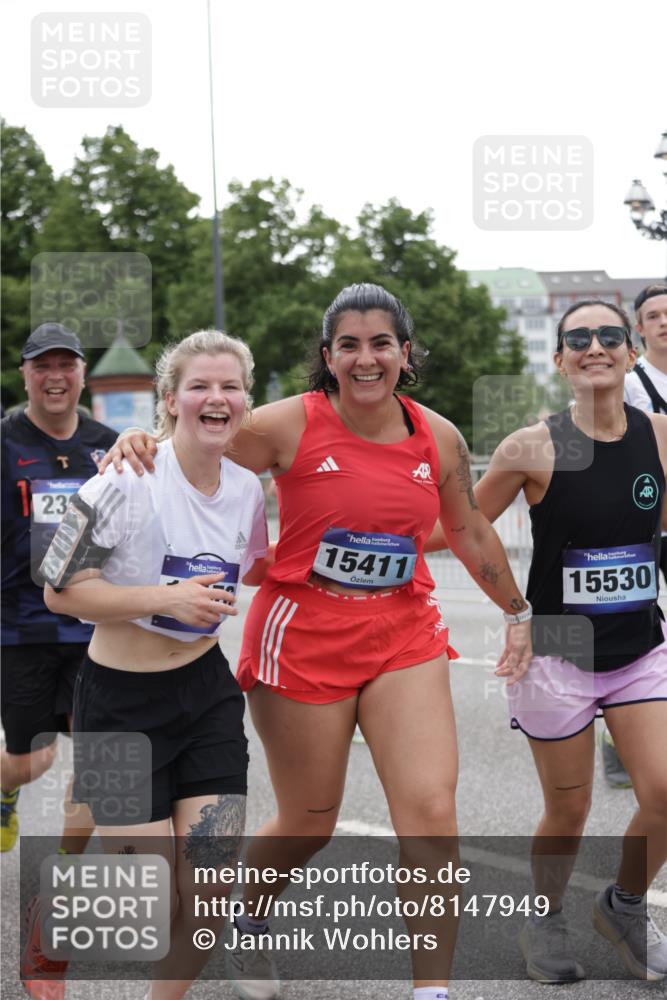 29.06.2025 - hella hamburg halbmarathon Jannik Wohlers http://msf.ph/oto/8147949 29.06.2025 10:48:47 Lombardsbrücke 1525, 2067, 2395, 2541, 2713, 2927, 3070, 3086, 3232, 3253, 4403, 4525, 4527, 4809, 5118, 5463, 5551, 6979, 6989, 7931, 7936, 8549, 9245, 9341, 9359, 10033, 10038, 10081, 10130, 10479, 10782, 10785, 11000, 11031, 11192, 11601, 11681, 11741, 11865, 12010, 12173, 12380, 12664, 12669, 12881, 12882, 13426, 13564, 13565, 14080, 14081, 14623, 15064, 15159, 15176, 15411, 15530, 15597, 15631, 15771, 16012, 16759, 17287, 17315, 17538, 17647, 17693, 18453 meine-sportfotos.de