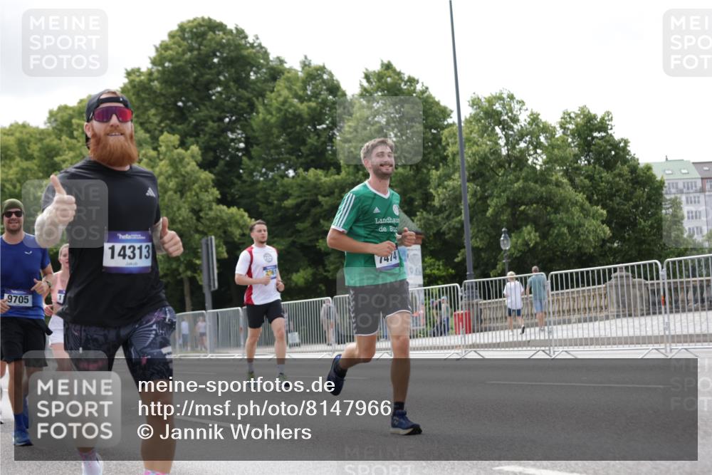 29.06.2025 - hella hamburg halbmarathon Jannik Wohlers http://msf.ph/oto/8147966 29.06.2025 10:11:47 Lombardsbrücke 1062, 1790, 2661, 3746, 5176, 6871, 7474, 9253, 9705, 11509, 11525, 11581, 13171, 14060, 14196, 14313, 14863, 15137, 16379, 16976, 18429, 18655 meine-sportfotos.de