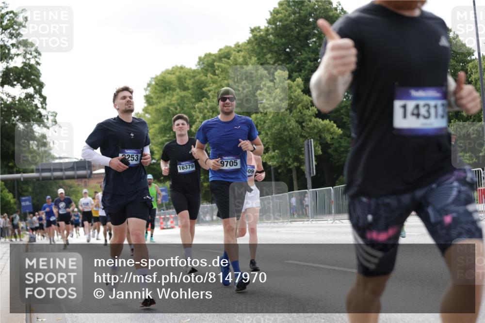 29.06.2025 - hella hamburg halbmarathon Jannik Wohlers http://msf.ph/oto/8147970 29.06.2025 10:11:48 Lombardsbrücke 1062, 1790, 2661, 3746, 5176, 6871, 7474, 9253, 9405, 9705, 11509, 11525, 11581, 13171, 14060, 14196, 14313, 14863, 15137, 16379, 16976, 18429, 18655 meine-sportfotos.de