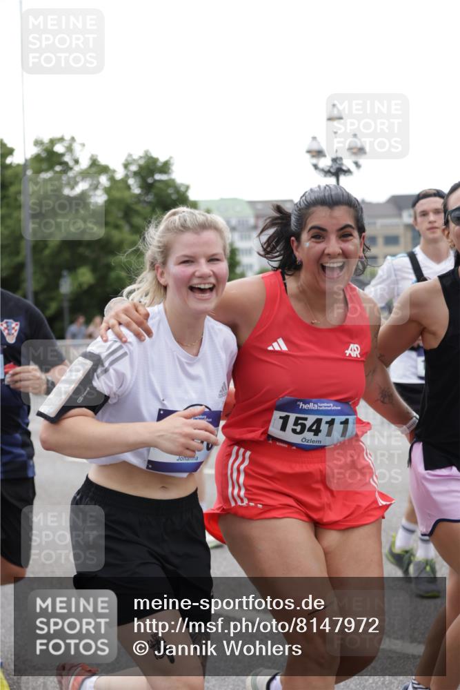 29.06.2025 - hella hamburg halbmarathon Jannik Wohlers http://msf.ph/oto/8147972 29.06.2025 10:48:48 Lombardsbrücke 1525, 2067, 2395, 2527, 2541, 2713, 2927, 3070, 3086, 3232, 3253, 4403, 4525, 4527, 4589, 4809, 5118, 5463, 5551, 6979, 6989, 7931, 7936, 8549, 9245, 9341, 9359, 10033, 10038, 10081, 10130, 10479, 10782, 10785, 11031, 11192, 11601, 11681, 11741, 12010, 12380, 12664, 12669, 13426, 13564, 13565, 14080, 14081, 14623, 15057, 15064, 15159, 15176, 15411, 15530, 15597, 15631, 16012, 16759, 17287, 17315, 17538, 17647, 17964, 18453 meine-sportfotos.de