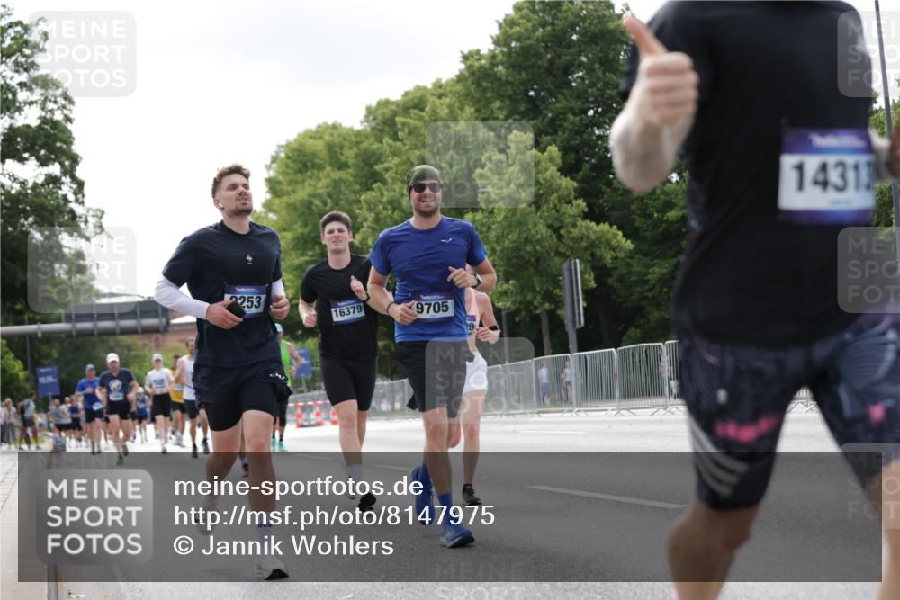 29.06.2025 - hella hamburg halbmarathon Jannik Wohlers http://msf.ph/oto/8147975 29.06.2025 10:11:48 Lombardsbrücke 1062, 1790, 2661, 3746, 5176, 6871, 7474, 9253, 9405, 9705, 11509, 11525, 11581, 13171, 14060, 14196, 14313, 14863, 15137, 16379, 16976, 18429, 18655 meine-sportfotos.de