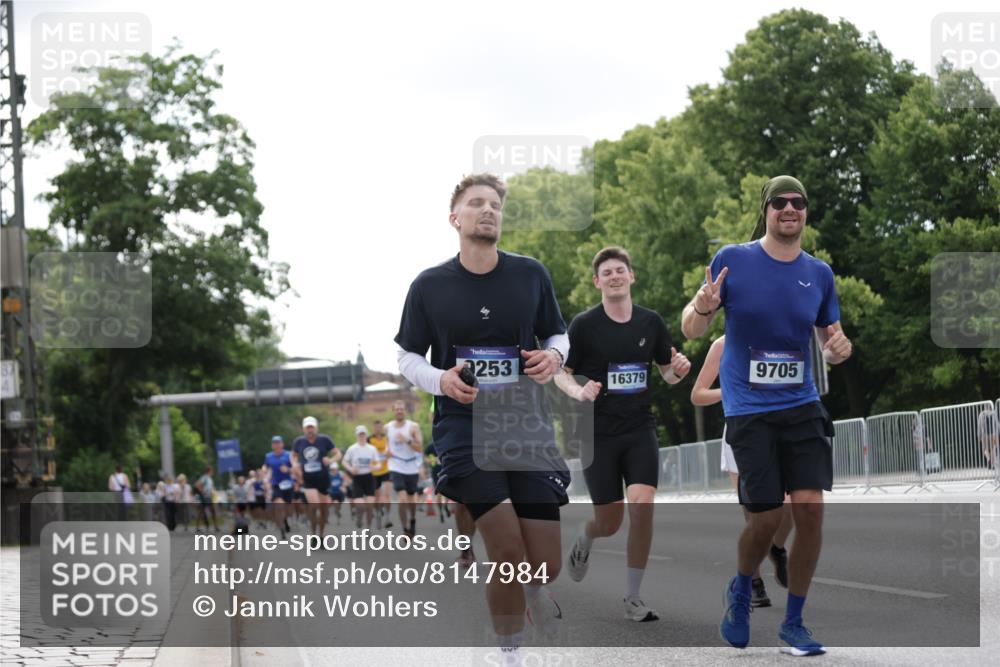 29.06.2025 - hella hamburg halbmarathon Jannik Wohlers http://msf.ph/oto/8147984 29.06.2025 10:11:48 Lombardsbrücke 1062, 1790, 2661, 3746, 5176, 6871, 7474, 9253, 9405, 9705, 11509, 11525, 11581, 13171, 14060, 14196, 14313, 14863, 15137, 16379, 16976, 18429, 18655 meine-sportfotos.de