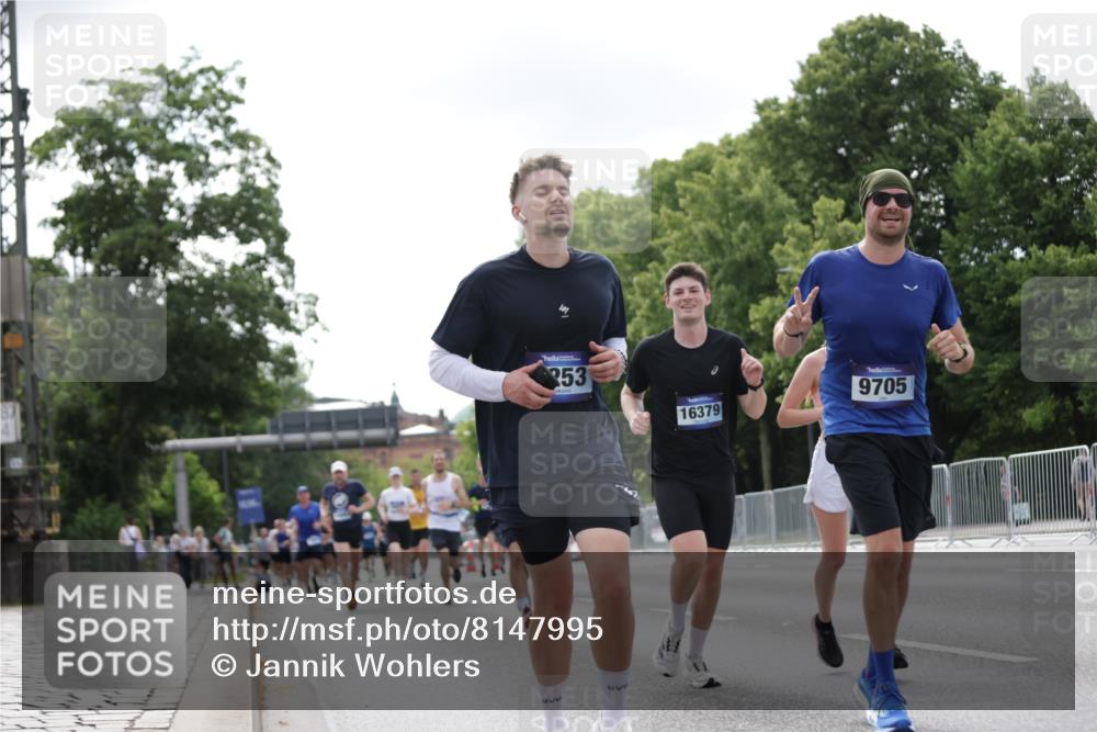 29.06.2025 - hella hamburg halbmarathon Jannik Wohlers http://msf.ph/oto/8147995 29.06.2025 10:11:48 Lombardsbrücke 1062, 1790, 2661, 3746, 5176, 6871, 7474, 9253, 9405, 9705, 11509, 11525, 11581, 13171, 14060, 14196, 14313, 14863, 15137, 16379, 16976, 18429, 18655 meine-sportfotos.de