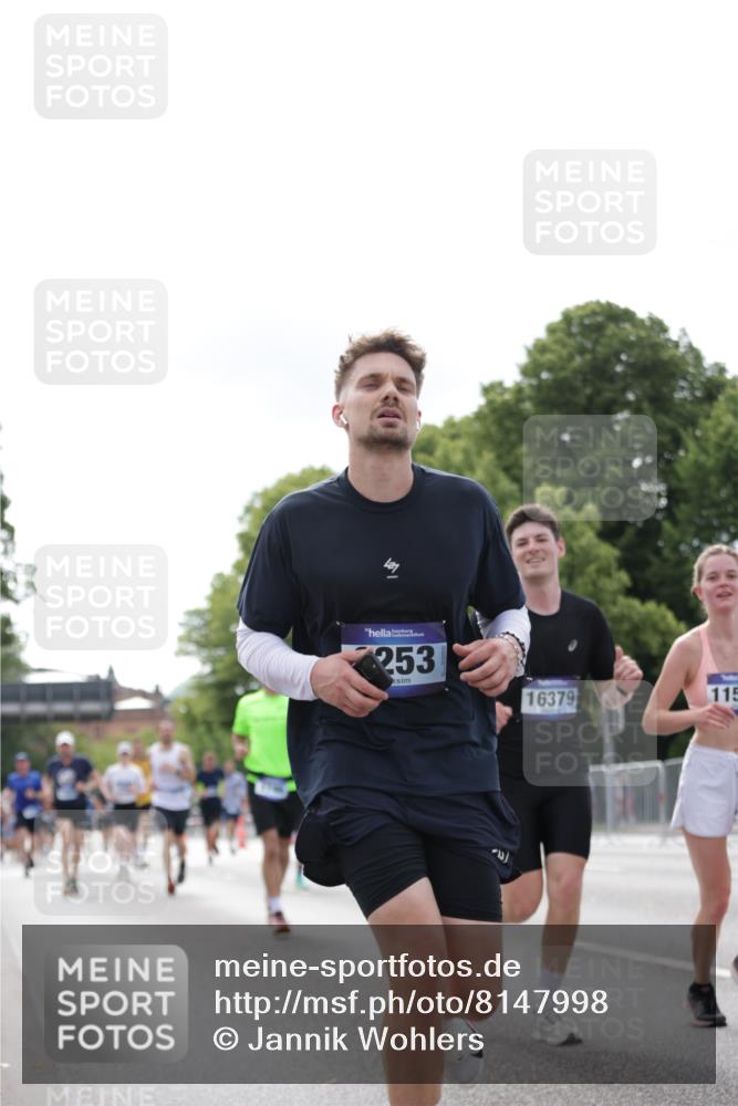 29.06.2025 - hella hamburg halbmarathon Jannik Wohlers http://msf.ph/oto/8147998 29.06.2025 10:11:49 Lombardsbrücke 1062, 1790, 1850, 2661, 3746, 5176, 6871, 7474, 9253, 9405, 9705, 10685, 11509, 11525, 11581, 13171, 14060, 14196, 14313, 14863, 15137, 16379, 16976, 18429, 18655 meine-sportfotos.de