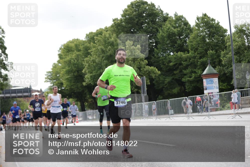 29.06.2025 - hella hamburg halbmarathon Jannik Wohlers http://msf.ph/oto/8148022 29.06.2025 10:11:51 Lombardsbrücke 1062, 1790, 1850, 2661, 3746, 5176, 6871, 7474, 9253, 9405, 9705, 10685, 11509, 11525, 11581, 13171, 14060, 14196, 14313, 14863, 14868, 15137, 16379, 16976, 18429, 18655 meine-sportfotos.de