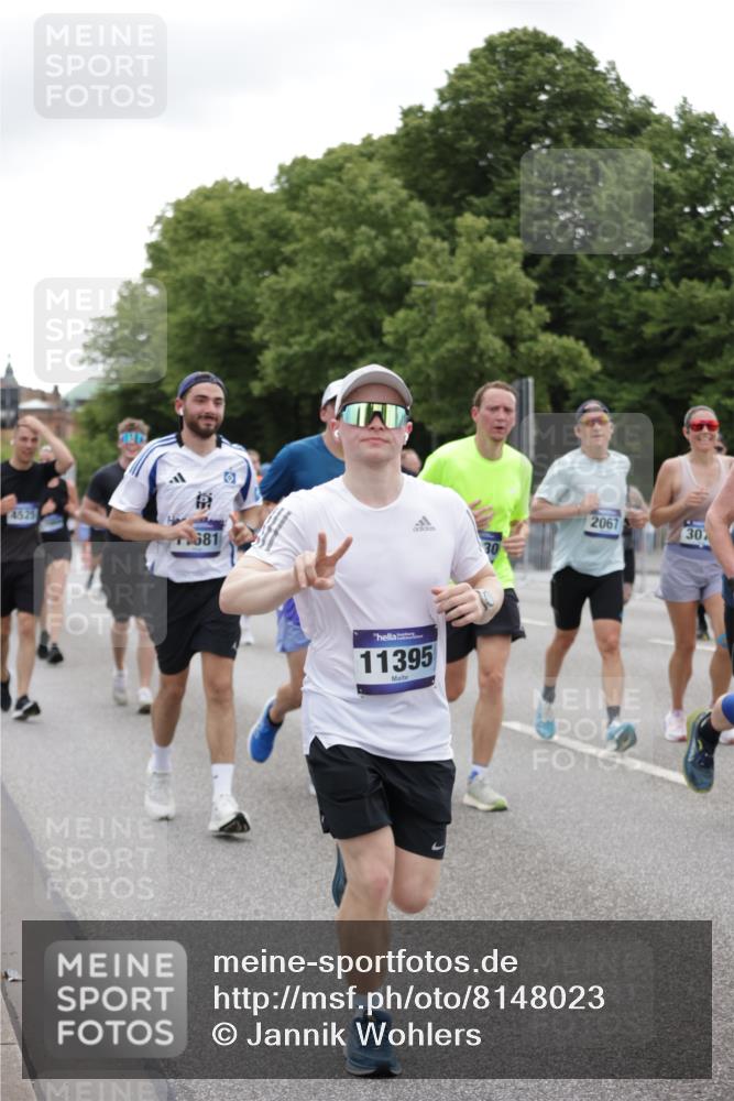 29.06.2025 - hella hamburg halbmarathon Jannik Wohlers http://msf.ph/oto/8148023 29.06.2025 10:48:53 Lombardsbrücke 1525, 2067, 2395, 2527, 2541, 2713, 2927, 3070, 3086, 3232, 3383, 4403, 4525, 4527, 4589, 4769, 4809, 5106, 5118, 5463, 6979, 6989, 7301, 7931, 7936, 8549, 9245, 9261, 10033, 10038, 10130, 10333, 10479, 10782, 10785, 11031, 11192, 11558, 11681, 12010, 12380, 12664, 12669, 13564, 13565, 14080, 14081, 15057, 15064, 15176, 15411, 15530, 16012, 16436, 16759, 17085, 17089, 17287, 17315, 17647, 17964, 18453, 18470 meine-sportfotos.de