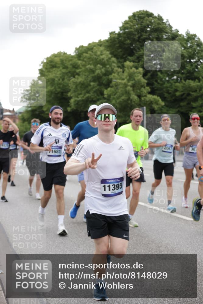 29.06.2025 - hella hamburg halbmarathon Jannik Wohlers http://msf.ph/oto/8148029 29.06.2025 10:48:54 Lombardsbrücke 1525, 2067, 2395, 2527, 2541, 2713, 2927, 3070, 3183, 3232, 3383, 4403, 4525, 4527, 4589, 4769, 4809, 5106, 5118, 5463, 6979, 6989, 7301, 7931, 7936, 8549, 9245, 9261, 10033, 10038, 10130, 10333, 10479, 10782, 10785, 11031, 11192, 11558, 11681, 12010, 12380, 12664, 12669, 13564, 13565, 14080, 14081, 15057, 15176, 15411, 15530, 16012, 16436, 16759, 17085, 17089, 17287, 17315, 17647, 17964, 18453, 18470 meine-sportfotos.de