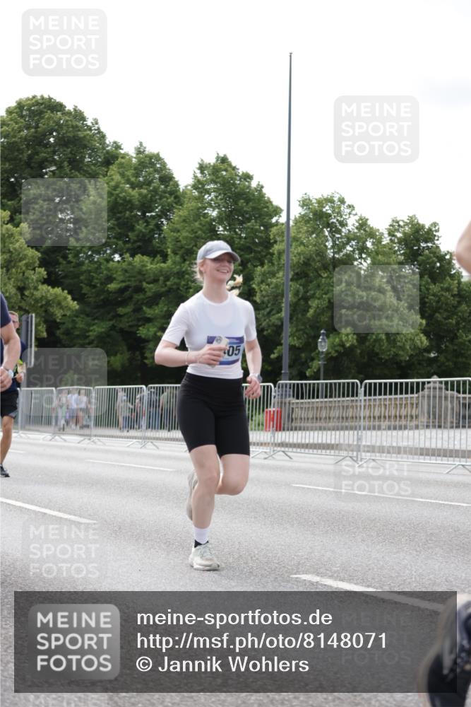 29.06.2025 - hella hamburg halbmarathon Jannik Wohlers http://msf.ph/oto/8148071 29.06.2025 10:11:55 Lombardsbrücke 1062, 1790, 1850, 2661, 3262, 3746, 4453, 4499, 5176, 6822, 6871, 6966, 7474, 9253, 9254, 9405, 9705, 10685, 11509, 14060, 14313, 14863, 14868, 16379, 18429 meine-sportfotos.de