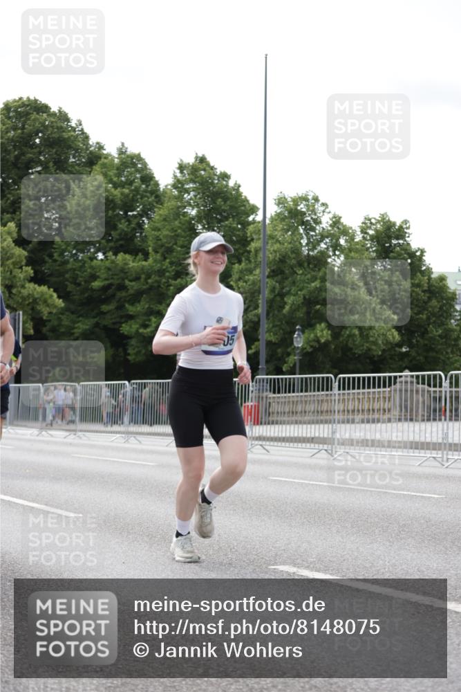 29.06.2025 - hella hamburg halbmarathon Jannik Wohlers http://msf.ph/oto/8148075 29.06.2025 10:11:55 Lombardsbrücke 1062, 1790, 1850, 2661, 3262, 3746, 4453, 4499, 5176, 6822, 6871, 6966, 7474, 9253, 9254, 9405, 9705, 10685, 11509, 14060, 14313, 14863, 14868, 16379, 18429 meine-sportfotos.de