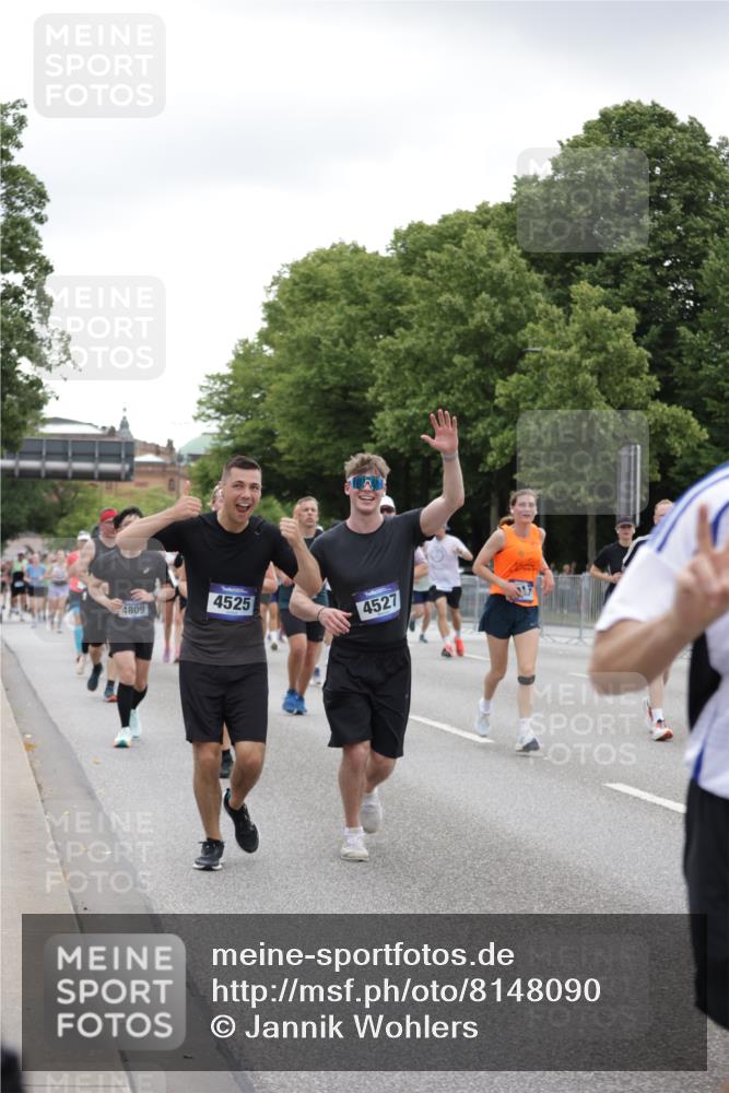 29.06.2025 - hella hamburg halbmarathon Jannik Wohlers http://msf.ph/oto/8148090 29.06.2025 10:48:56 Lombardsbrücke 1525, 1625, 2067, 2395, 2527, 2541, 2713, 2927, 3070, 3183, 3232, 3383, 3943, 4403, 4525, 4527, 4589, 4769, 4809, 5106, 5118, 5463, 6979, 6989, 7301, 7650, 7931, 7936, 8549, 9245, 9261, 10033, 10038, 10130, 10333, 10479, 10782, 10785, 11031, 11558, 11681, 12010, 12664, 12669, 13564, 13565, 14080, 14081, 14389, 14390, 15057, 16436, 16759, 17085, 17089, 17287, 17315, 17647, 17964, 18453, 18470 meine-sportfotos.de
