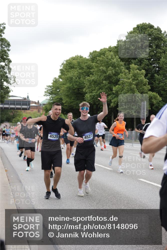 29.06.2025 - hella hamburg halbmarathon Jannik Wohlers http://msf.ph/oto/8148096 29.06.2025 10:48:56 Lombardsbrücke 1525, 1625, 2067, 2395, 2527, 2541, 2713, 2927, 3070, 3183, 3232, 3383, 3943, 4403, 4525, 4527, 4589, 4769, 4809, 5106, 5118, 5463, 6979, 6989, 7301, 7650, 7931, 7936, 8549, 9245, 9261, 10033, 10038, 10130, 10333, 10479, 10782, 10785, 11031, 11558, 11681, 12010, 12664, 12669, 13564, 13565, 14080, 14081, 14389, 14390, 15057, 16436, 16759, 17085, 17089, 17287, 17315, 17647, 17964, 18453, 18470 meine-sportfotos.de
